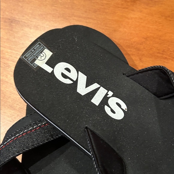 Men’s size 8 flip flops New with tags Smoke free Pet free home - Picture 4 of 6